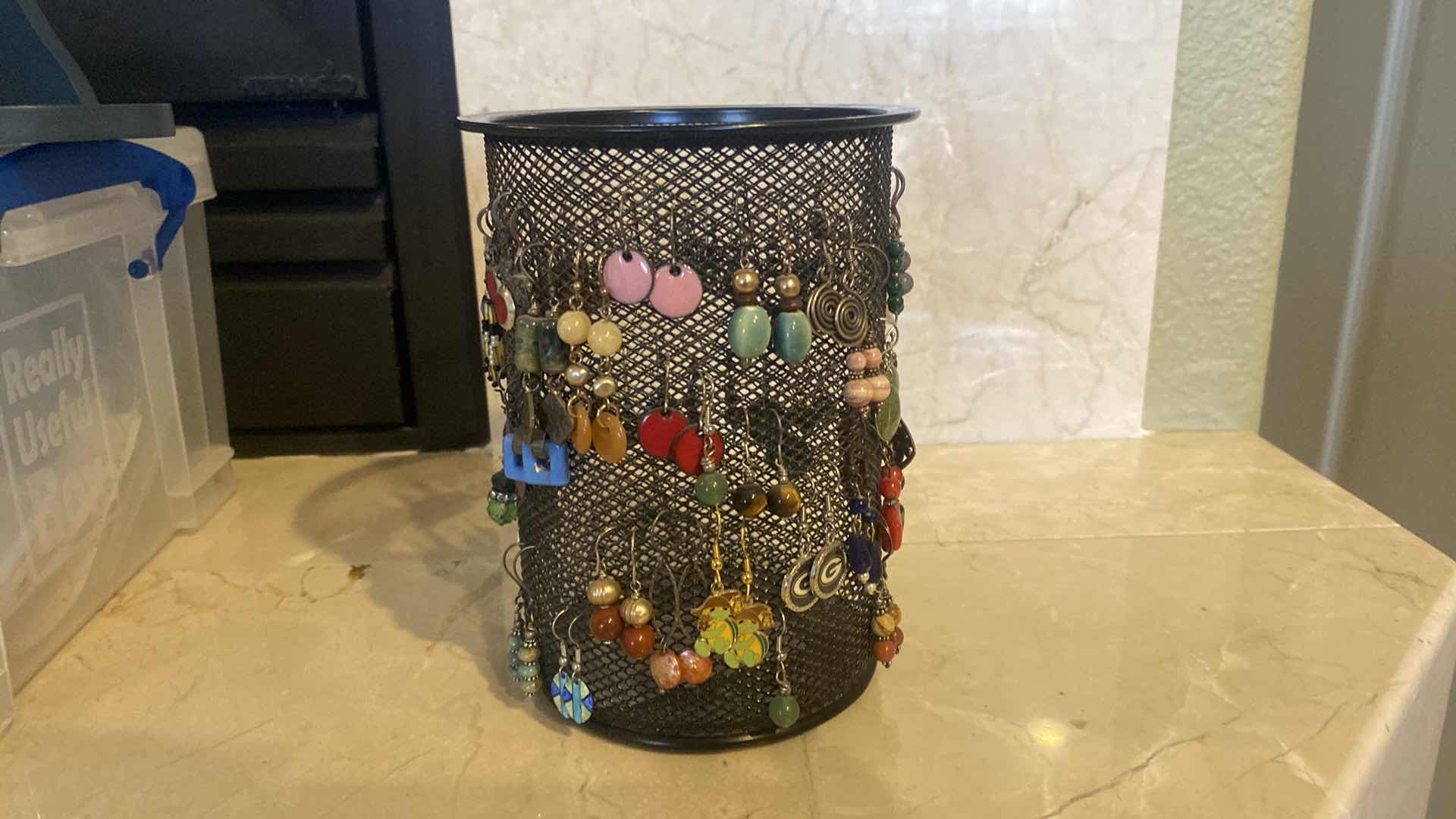 Photo 1 of LADIES COSTUME JEWELRY - EARRINGS