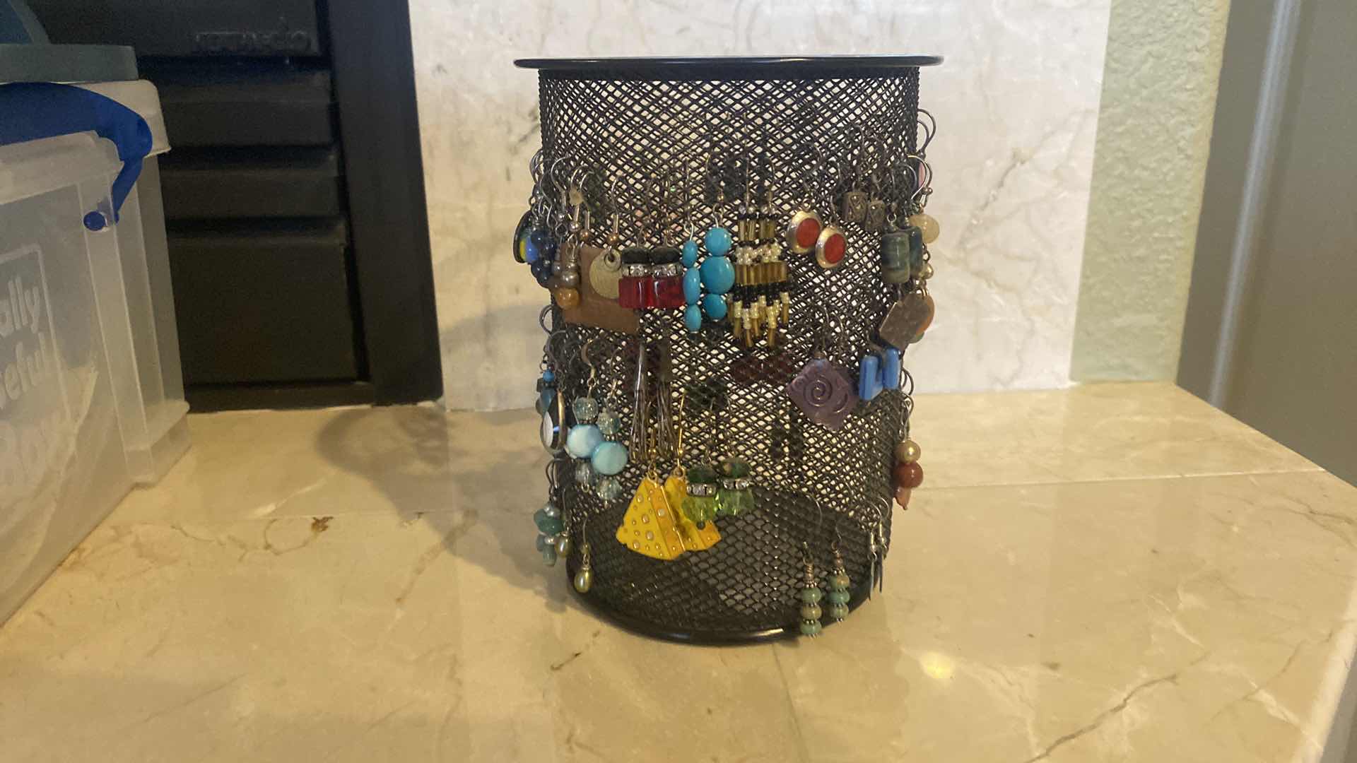 Photo 1 of LADIES COSTUME JEWELRY - EARRINGS