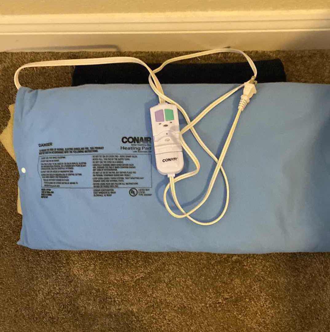 Photo 1 of CONAIR HEATING PAD