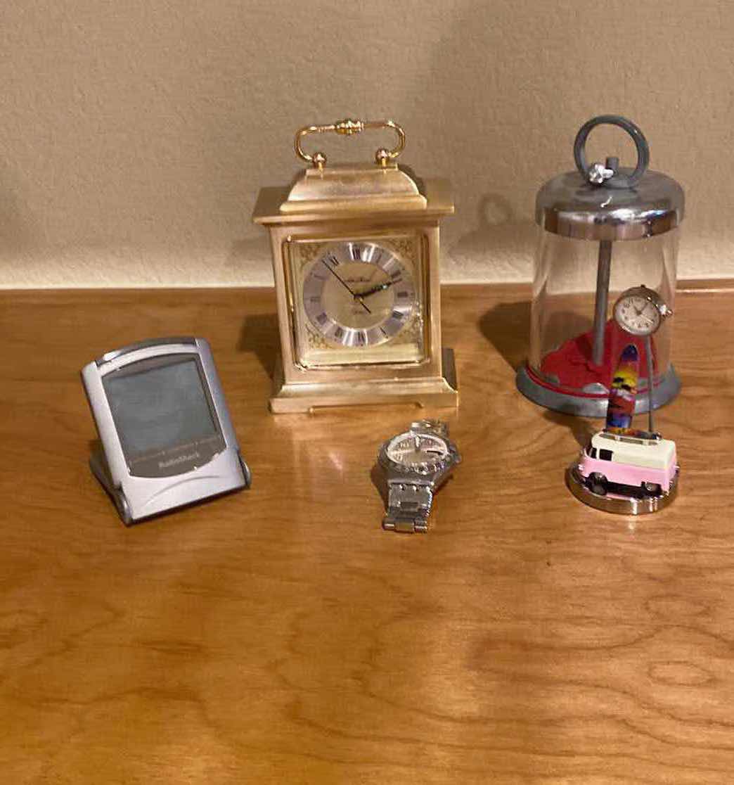 Photo 1 of 5- CLOCKS SWATCH WATCH & MORE