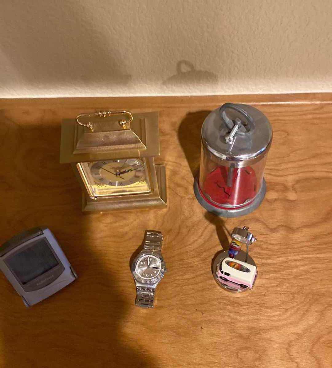 Photo 1 of 5- CLOCKS SWATCH WATCH & MORE