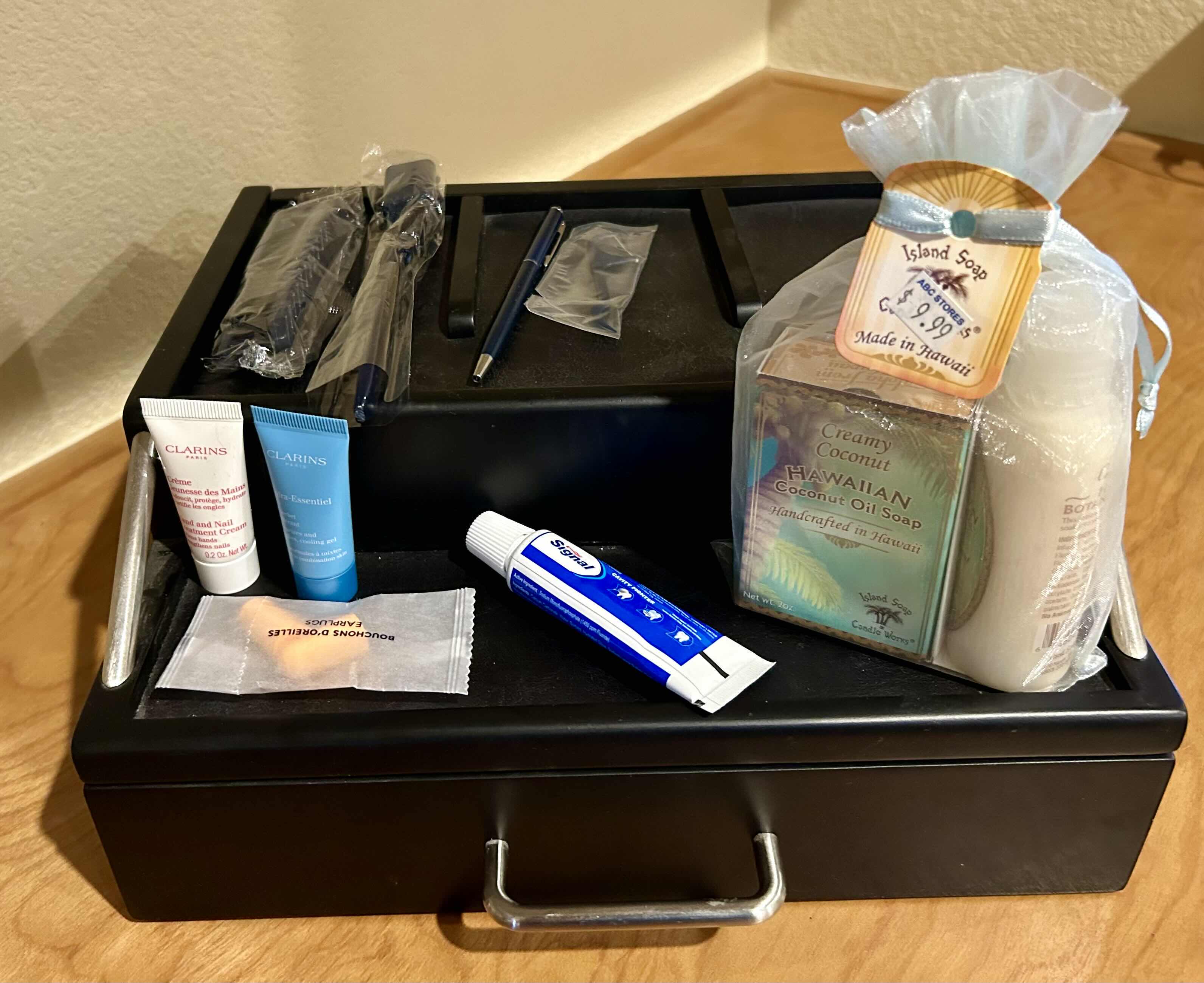 Photo 1 of BLACK WOODEN MULTI-DEVICE CHARGING STATION H:5”, TRAVEL KIT AND SMALL TRAVEL BAGS