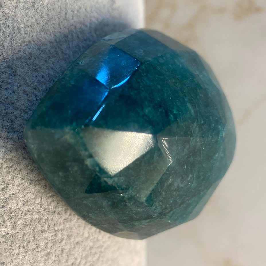 Photo 1 of GREEN BERYL PEAR FACETED 438.35 cts GEMSTONE GLA CERTIFIED 111912