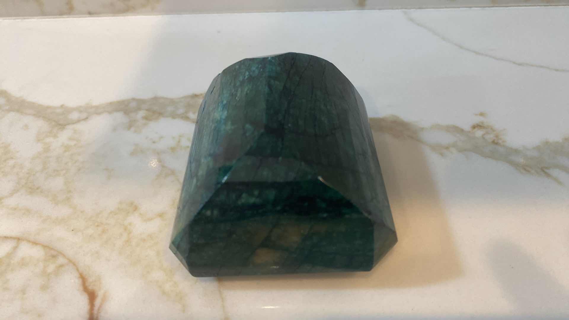 Photo 1 of GREEN BERYL EMERALD FACETED 1766.70 cts GEMSTONE GLA CERTIFIED 111912