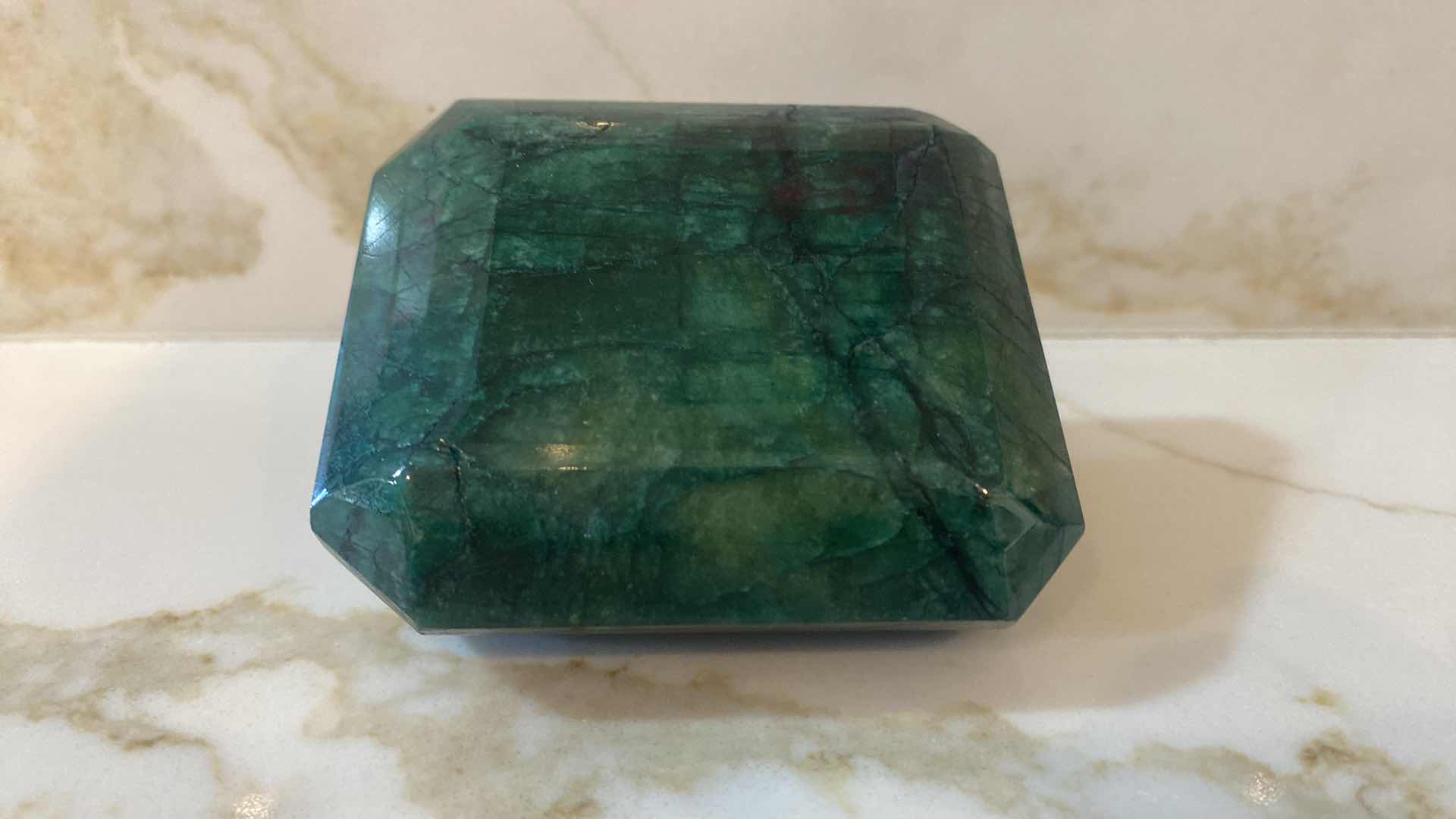 Photo 1 of GREEN BERYL EMERALD FACETED 1766.70 cts GEMSTONE GLA CERTIFIED 111912