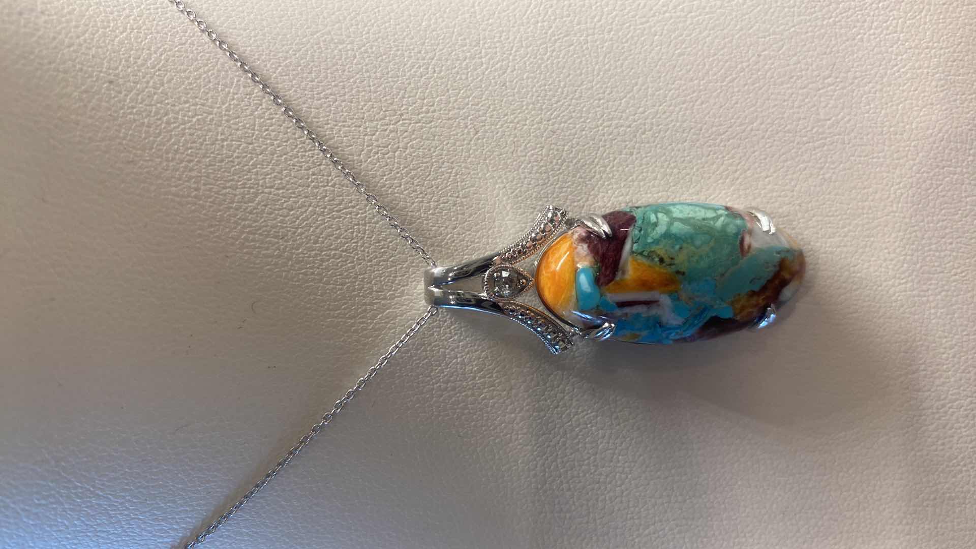 Photo 1 of 925 STERLING SILVER NECKLACE W/OPAL OVAL CABOCHON 19.30 ctw & NATURAL DIAMOND ROUND EST .09 ctw GGA APPRAISAL K28E5