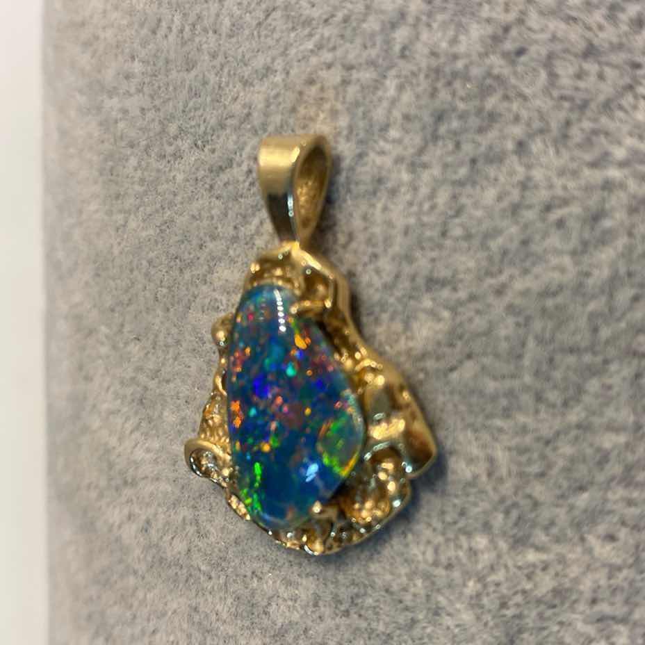 Photo 1 of 14K GOLD PENDANT WITH OPAL 4.4 GRAMS