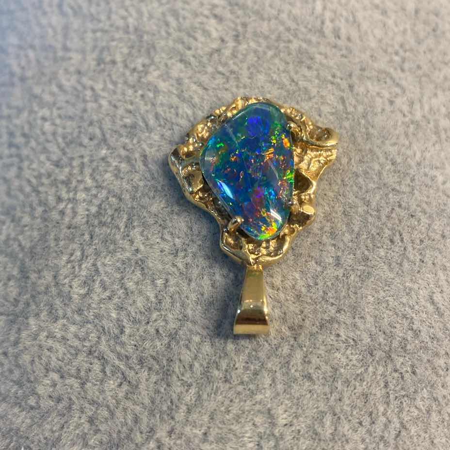 Photo 1 of 14K GOLD PENDANT WITH OPAL 4.4 GRAMS