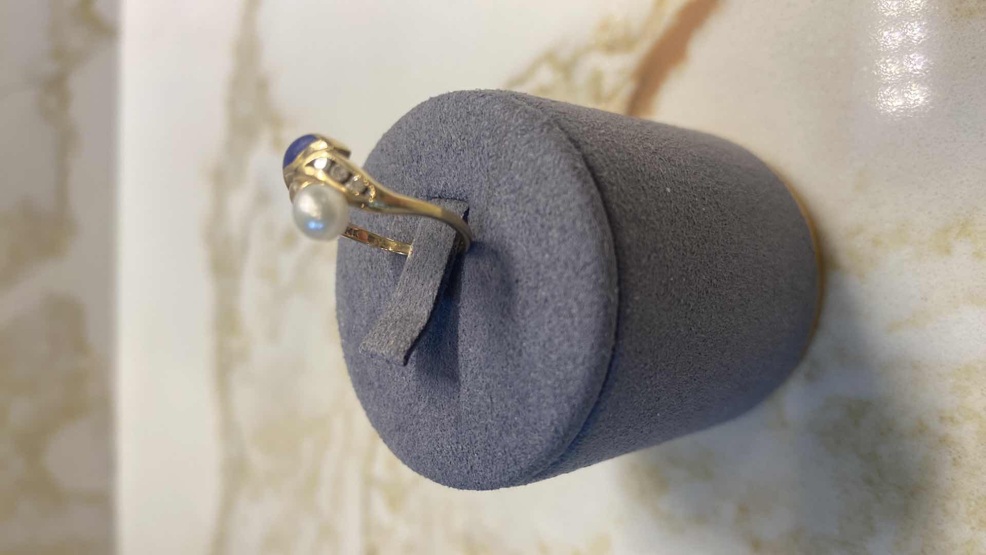 Photo 5 of 14K GOLD RING WITH PEARL, LAPIS & DIAMOND SIZE 4.5, 2.0 GRAMS