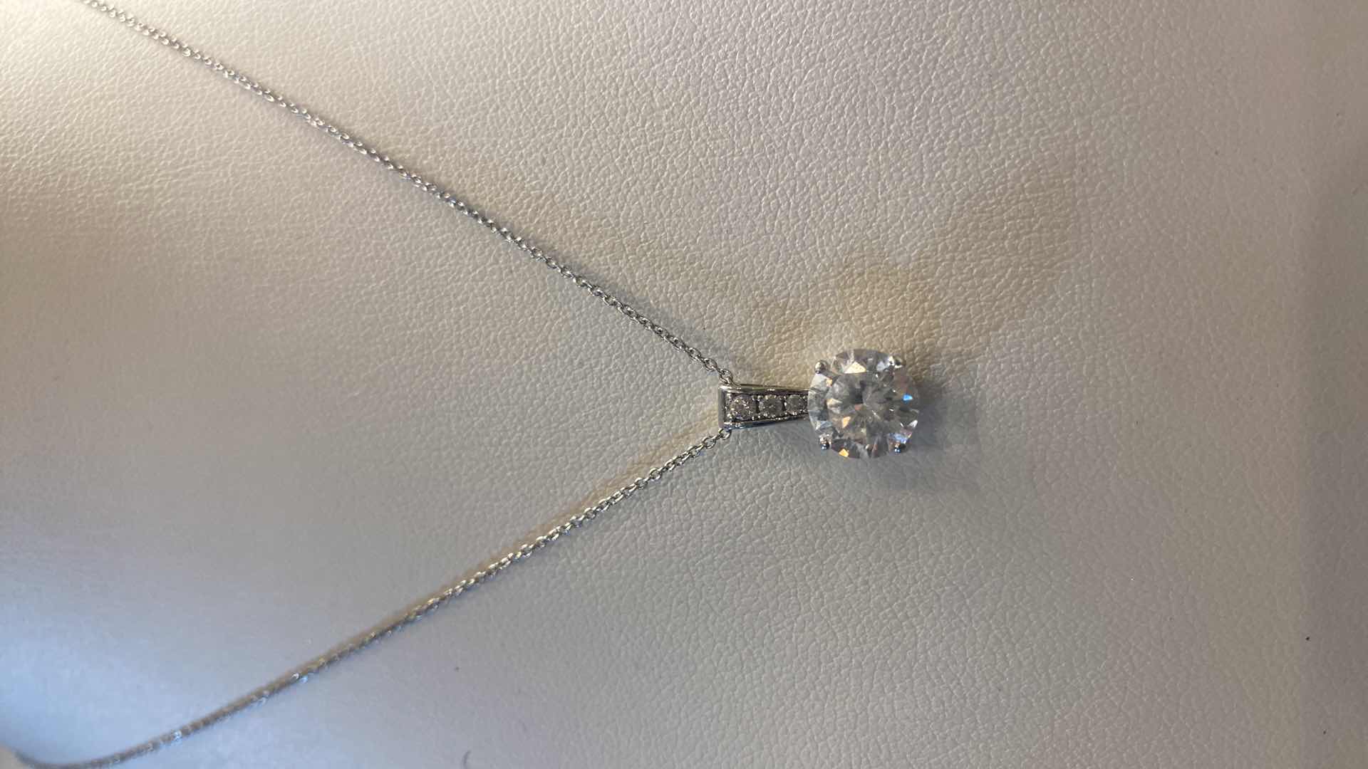 Photo 1 of SILVER CHAIN 16” WITH 925 CZ PENDANT 3 GRAMS