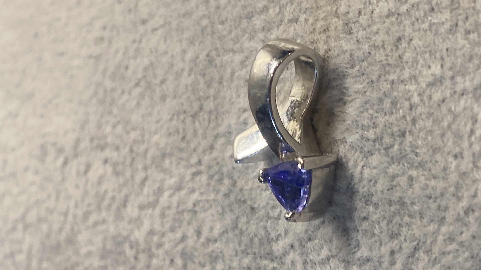 Photo 1 of  14K WHITE GOLD PENDANT W/ TANZANITE 1.6 GRAMS