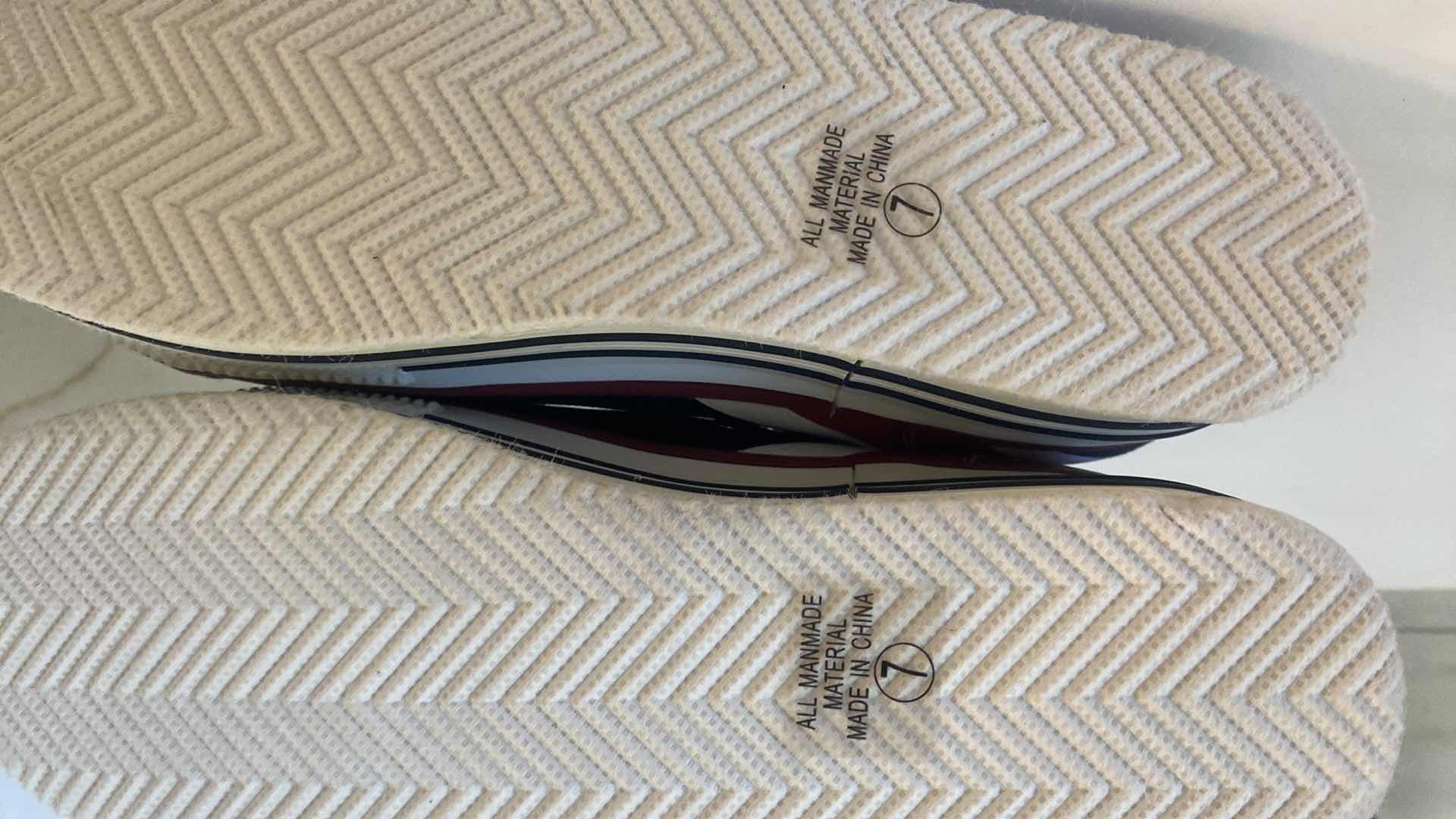 Photo 6 of NEW MENS SODA SNEAKERS SIZE 7