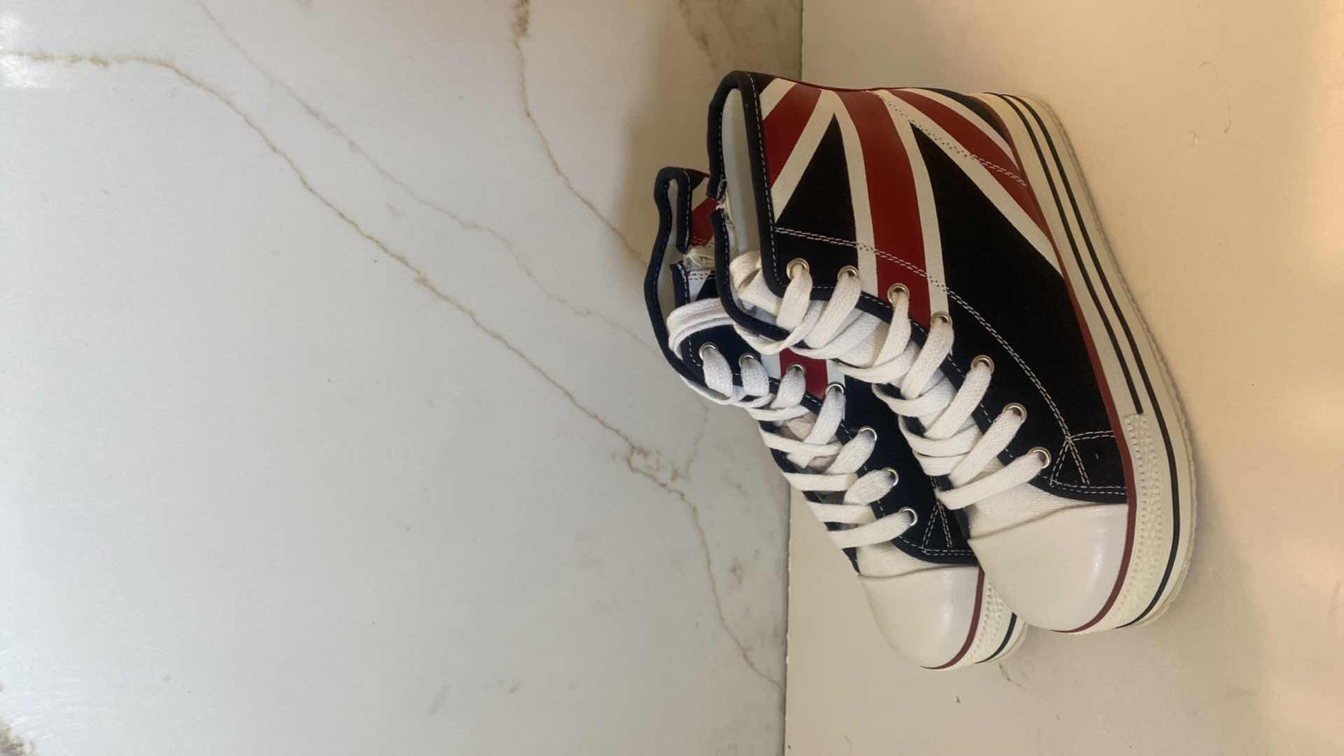 Photo 1 of NEW MENS SODA SNEAKERS SIZE 7