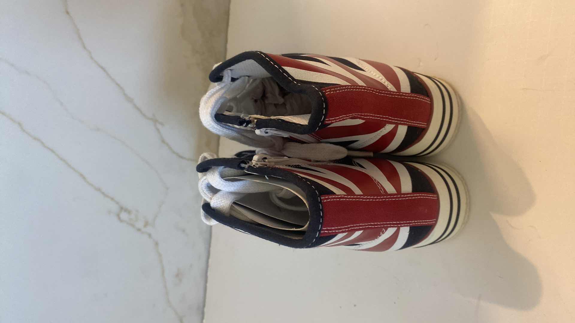 Photo 3 of NEW MENS SODA SNEAKERS SIZE 7