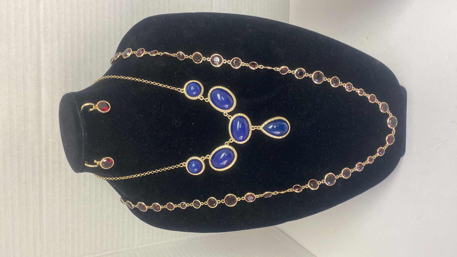 Photo 1 of 4-COSTUME JEWELRY 3 NECKLACES 1 EARRINGS