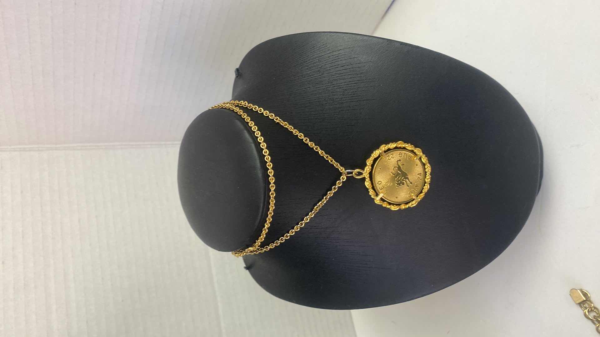 Photo 1 of 4-COSTUME JEWELRY 3 NECKLACES 1 BRACELET