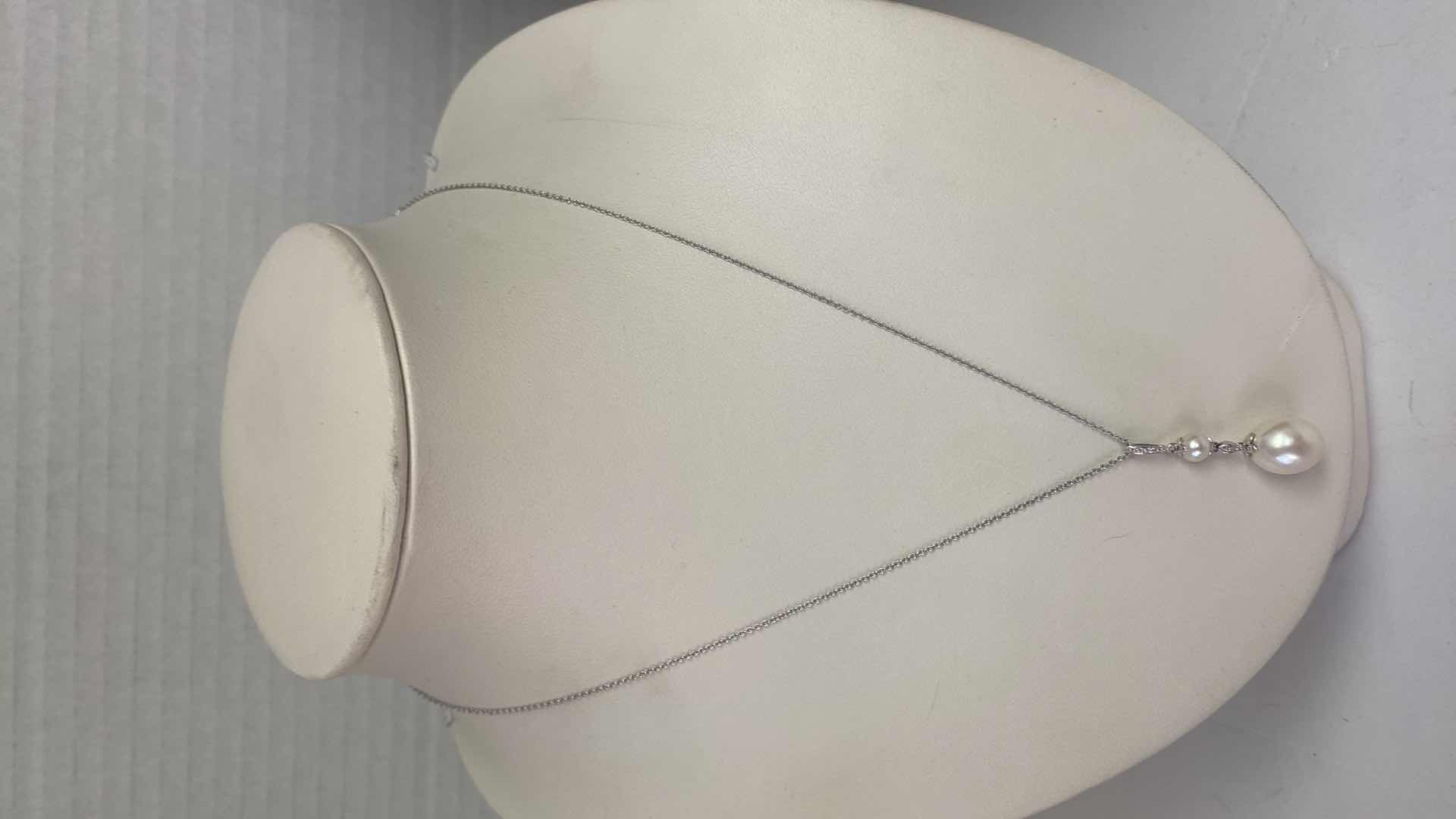 Photo 2 of FINE JEWELRY CHAIN WITH PEARL PENDANT & EARRINGS