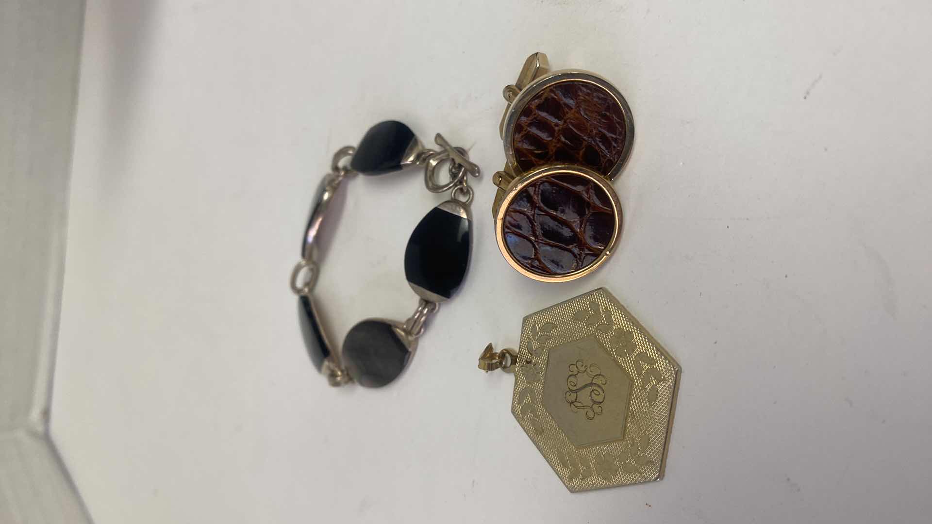 Photo 1 of 8 - COSTUME JEWELRY 4 RINGS 1 NECKLACE 1 PENDANT 1 BRACELET 1 CUFF LINKS