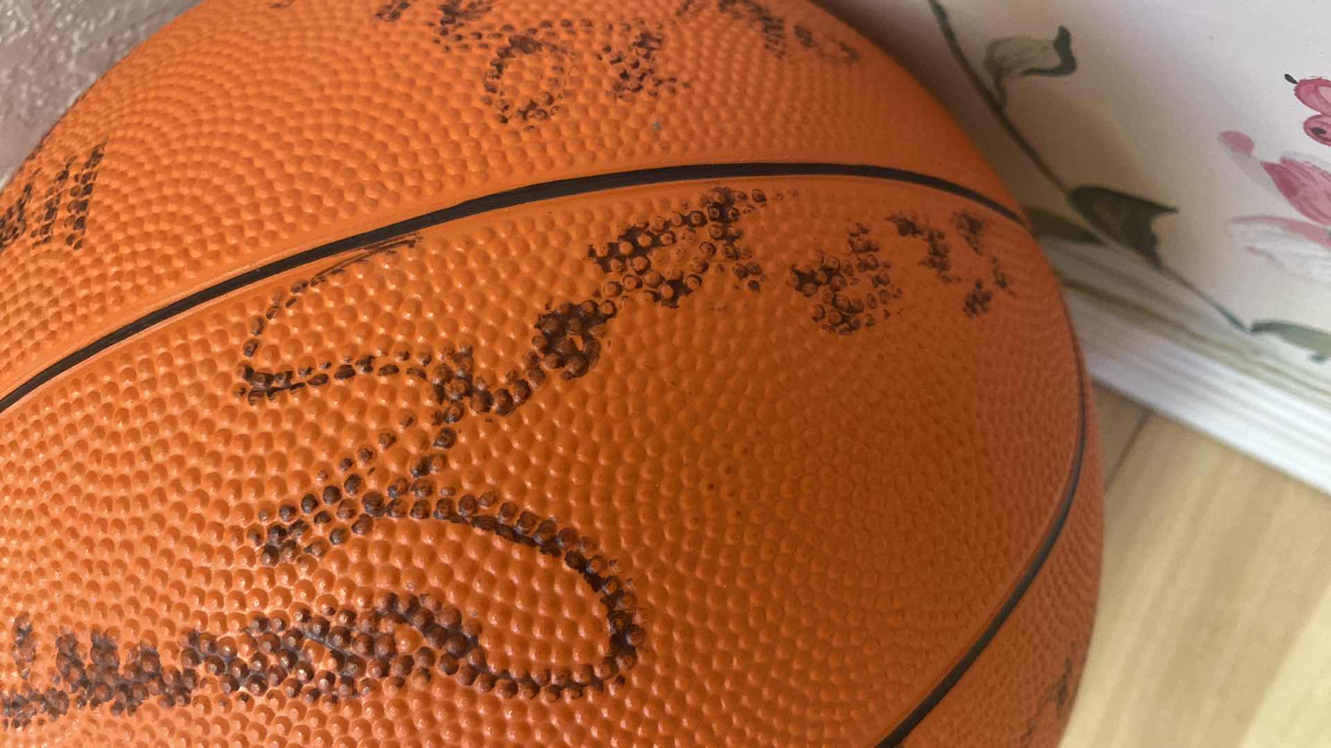 Photo 13 of DETROIT PISTONS AUTOGRAPHED BASKETBALL-WITH 1990 POSTER