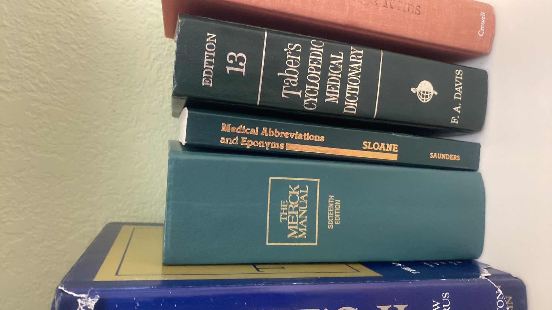 Photo 1 of 10 BOOKS - THE COMPLETE WORKS OF SHAKESPEARE & 9 INFORMATIONAL THESAURUS & DICTIONARIES