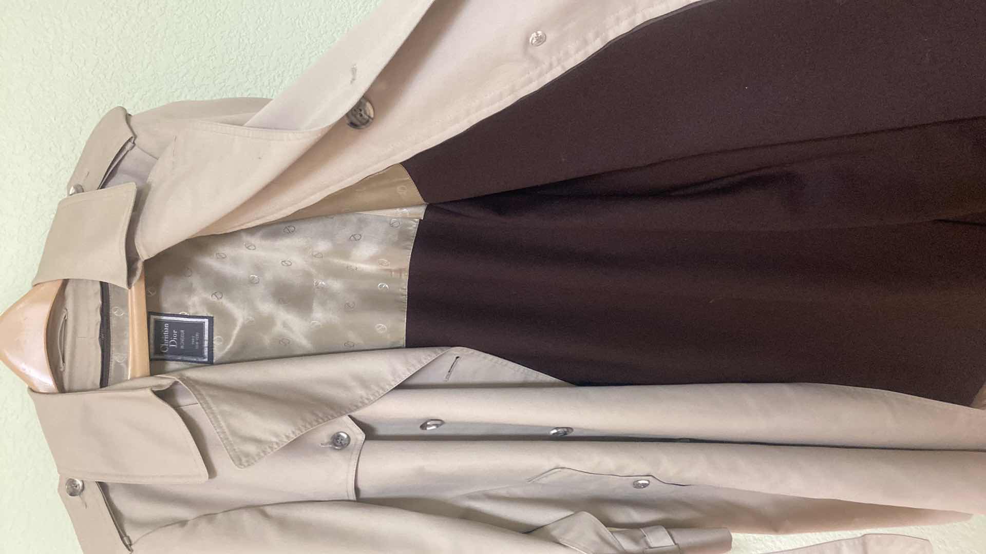 Photo 1 of MENS SIZE 44R CHRISTIAN DIOR MONSIEUR TRENCH/RAIN COAT WITH REMOVABLE 100% WOOL LINING