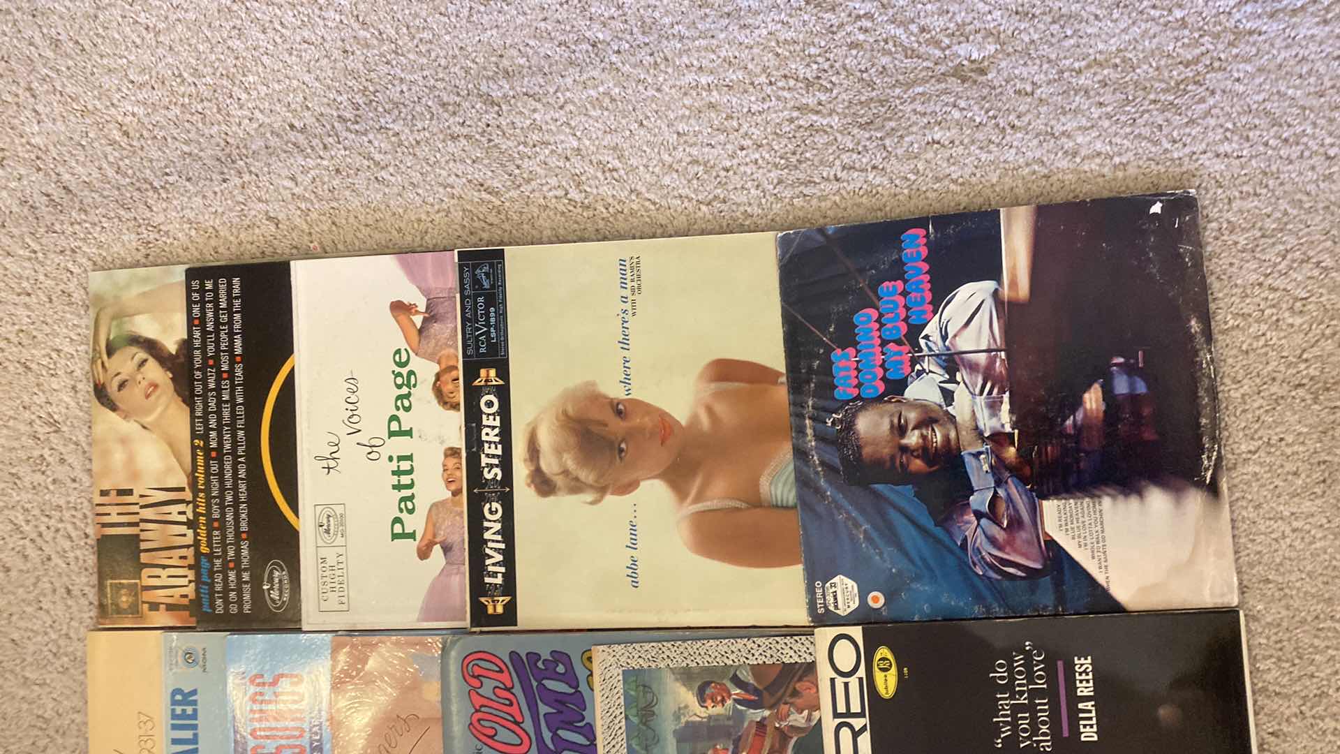 Photo 1 of $40 VINTAGE THE MUSIC OF LIFE BOXED VINYL & 15 ASSORTED VINYL VARIOUS ARTISTS