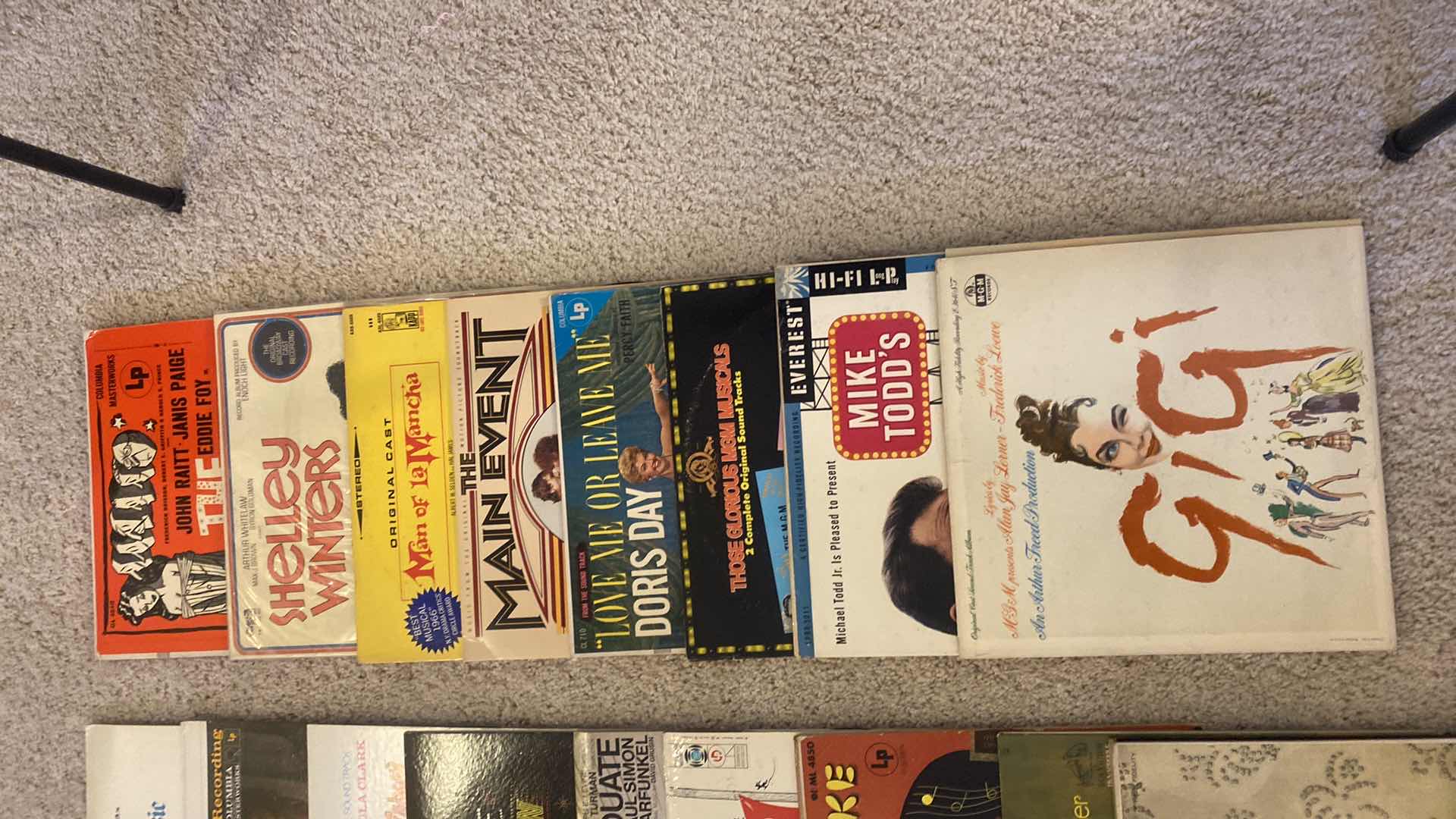 Photo 1 of 25 VINYL RECORDS BROADWAY & MOVIES VARIOUS ARTISTS ( SOME VINTAGE)