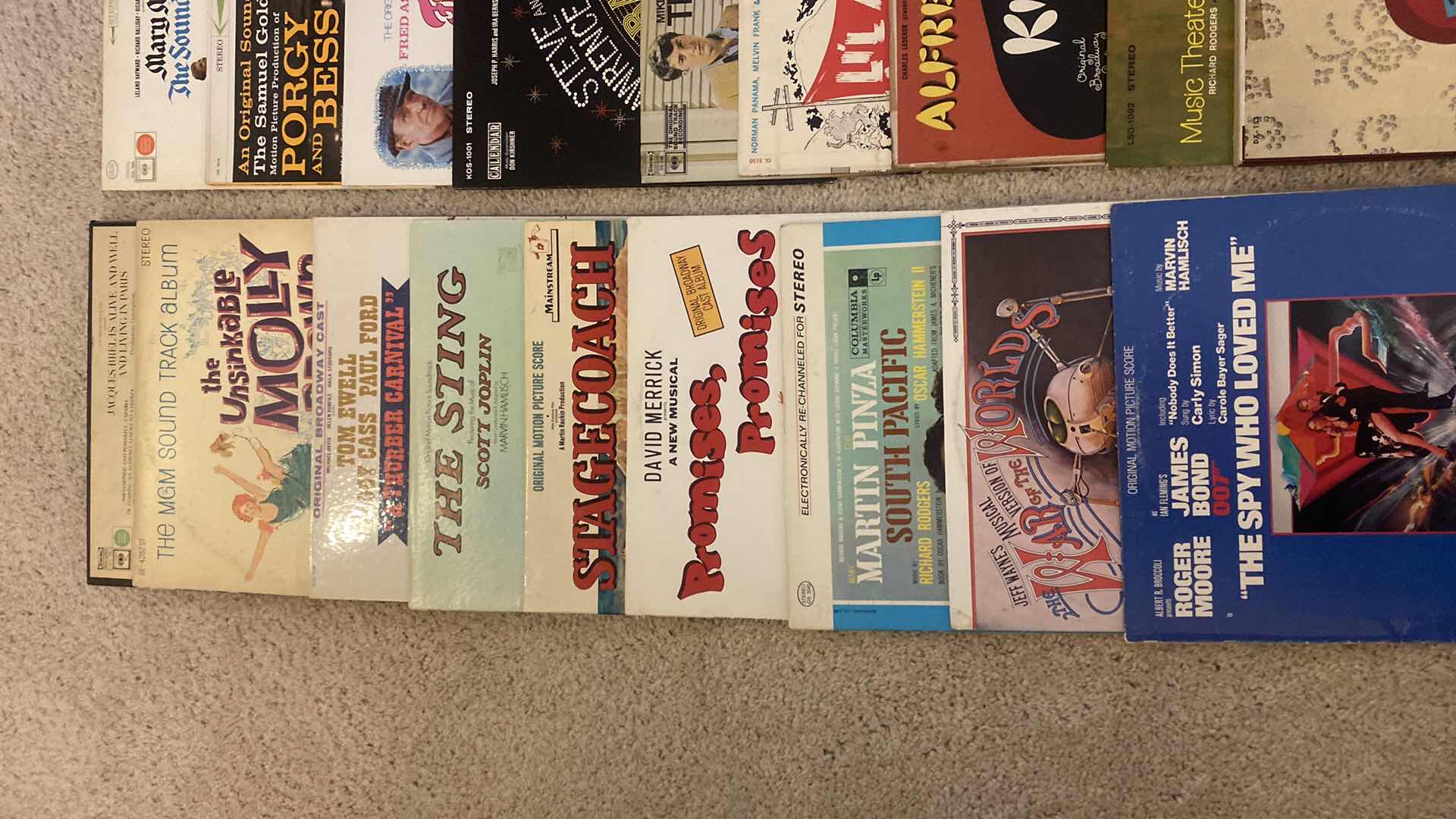 Photo 1 of 25 VINYL RECORDS BROADWAY & MOVIES VARIOUS ARTISTS ( SOME VINTAGE)