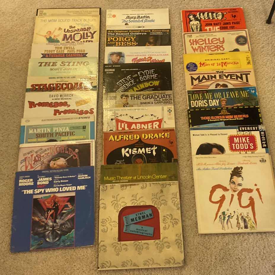 Photo 1 of 25 VINYL RECORDS BROADWAY & MOVIES VARIOUS ARTISTS ( SOME VINTAGE)