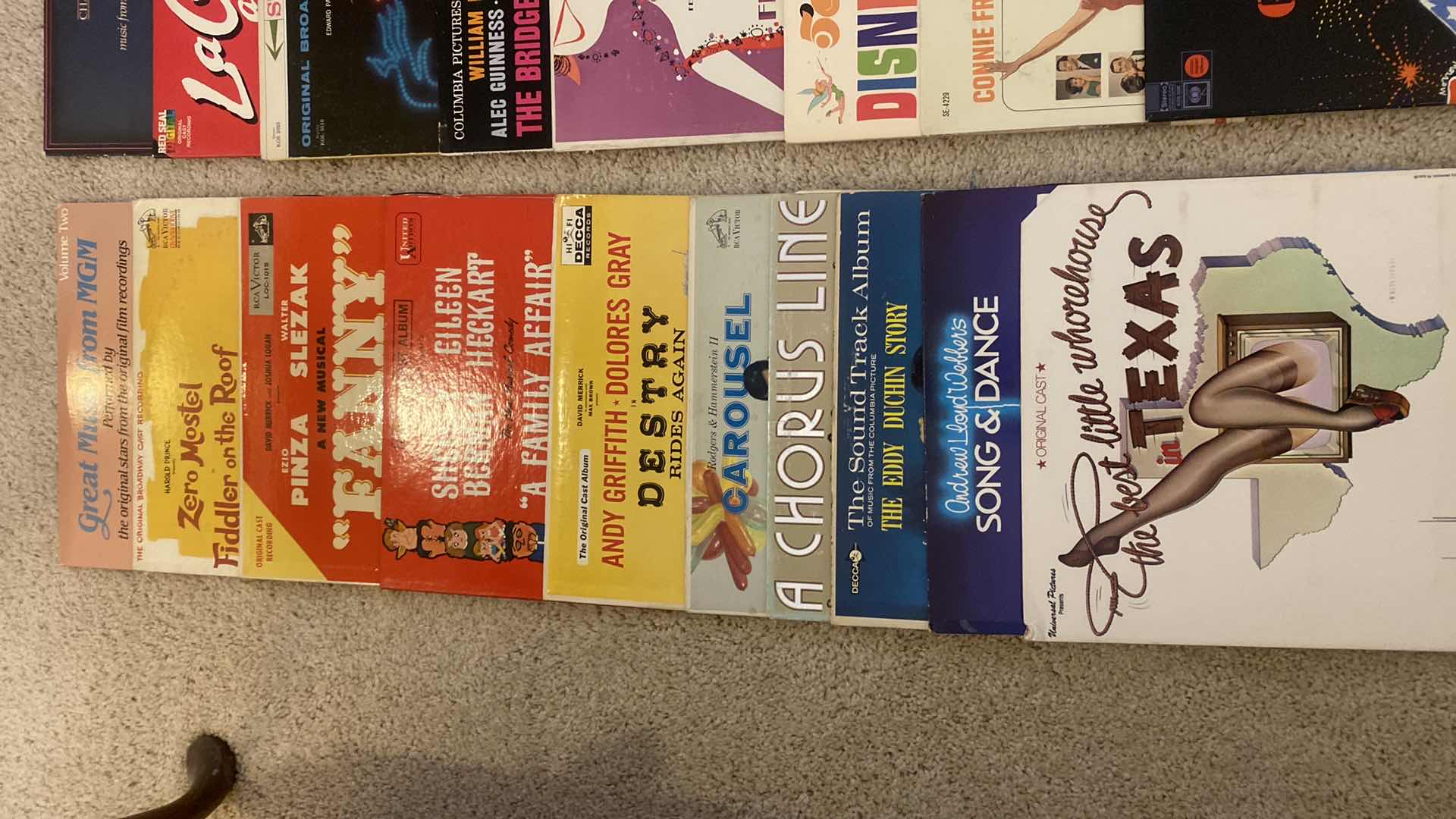 Photo 1 of 25 VINYL RECORDS BROADWAY & MOVIES VARIOUS ARTISTS ( SOME VINTAGE)