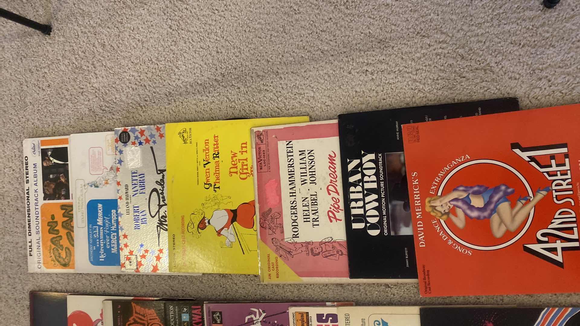 Photo 1 of 25 VINYL RECORDS BROADWAY & MOVIES VARIOUS ARTISTS ( SOME VINTAGE)