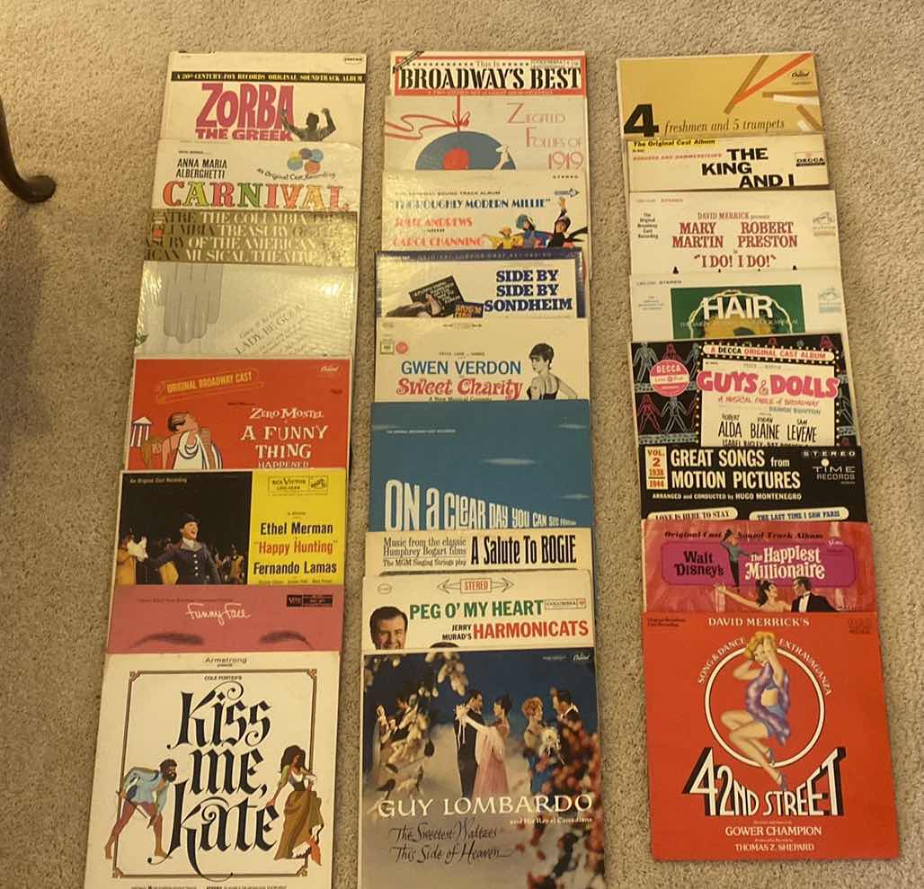 Photo 1 of 25 VINYL RECORDS BROADWAY & MOVIES VARIOUS ARTISTS ( SOME VINTAGE)