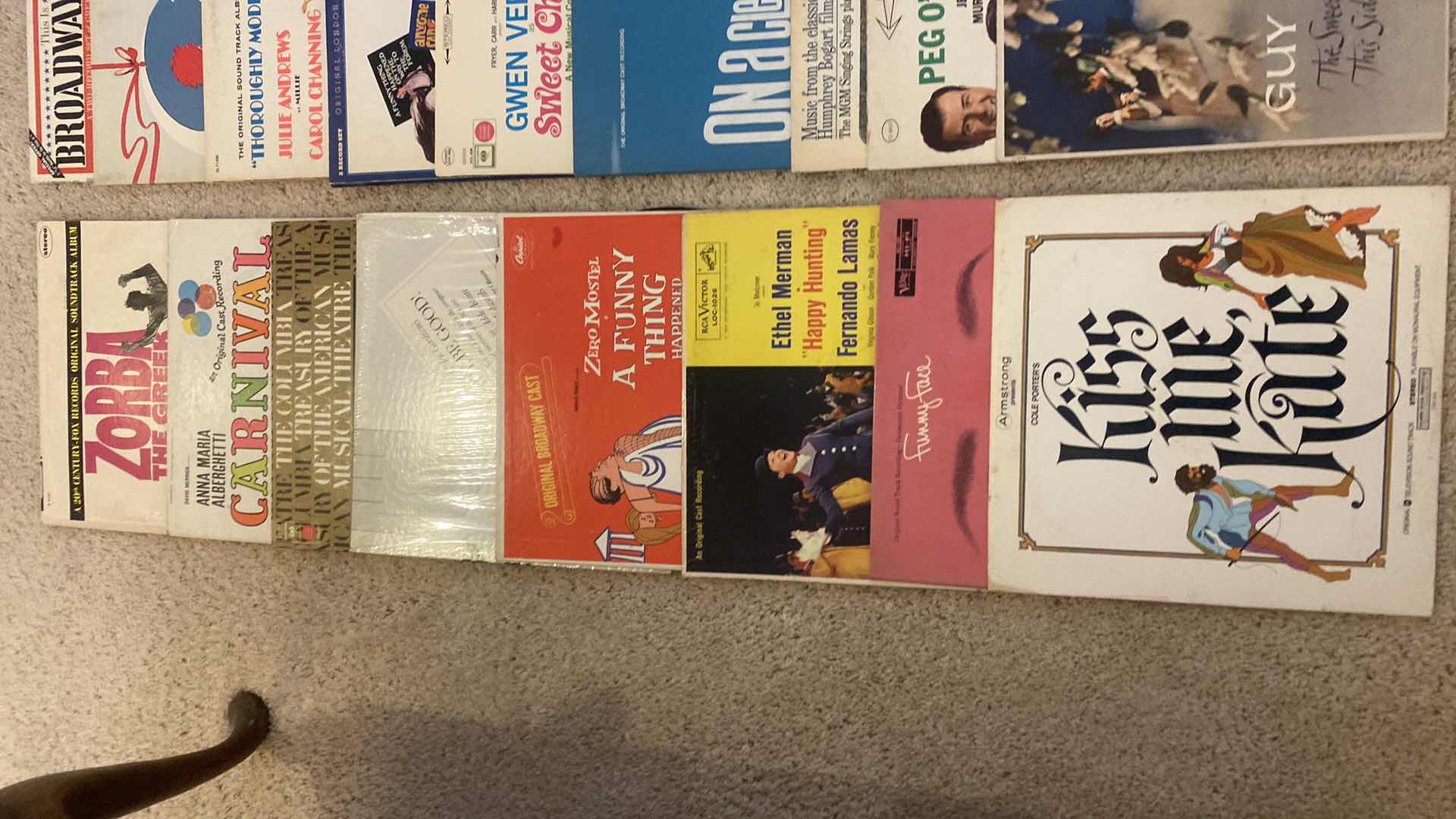 Photo 1 of 25 VINYL RECORDS BROADWAY & MOVIES VARIOUS ARTISTS ( SOME VINTAGE)