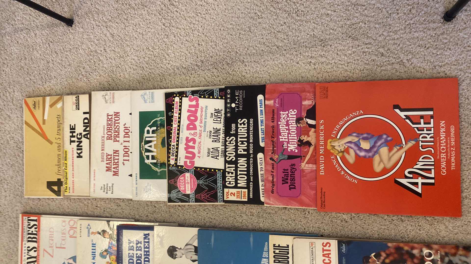 Photo 1 of 25 VINYL RECORDS BROADWAY & MOVIES VARIOUS ARTISTS ( SOME VINTAGE)
