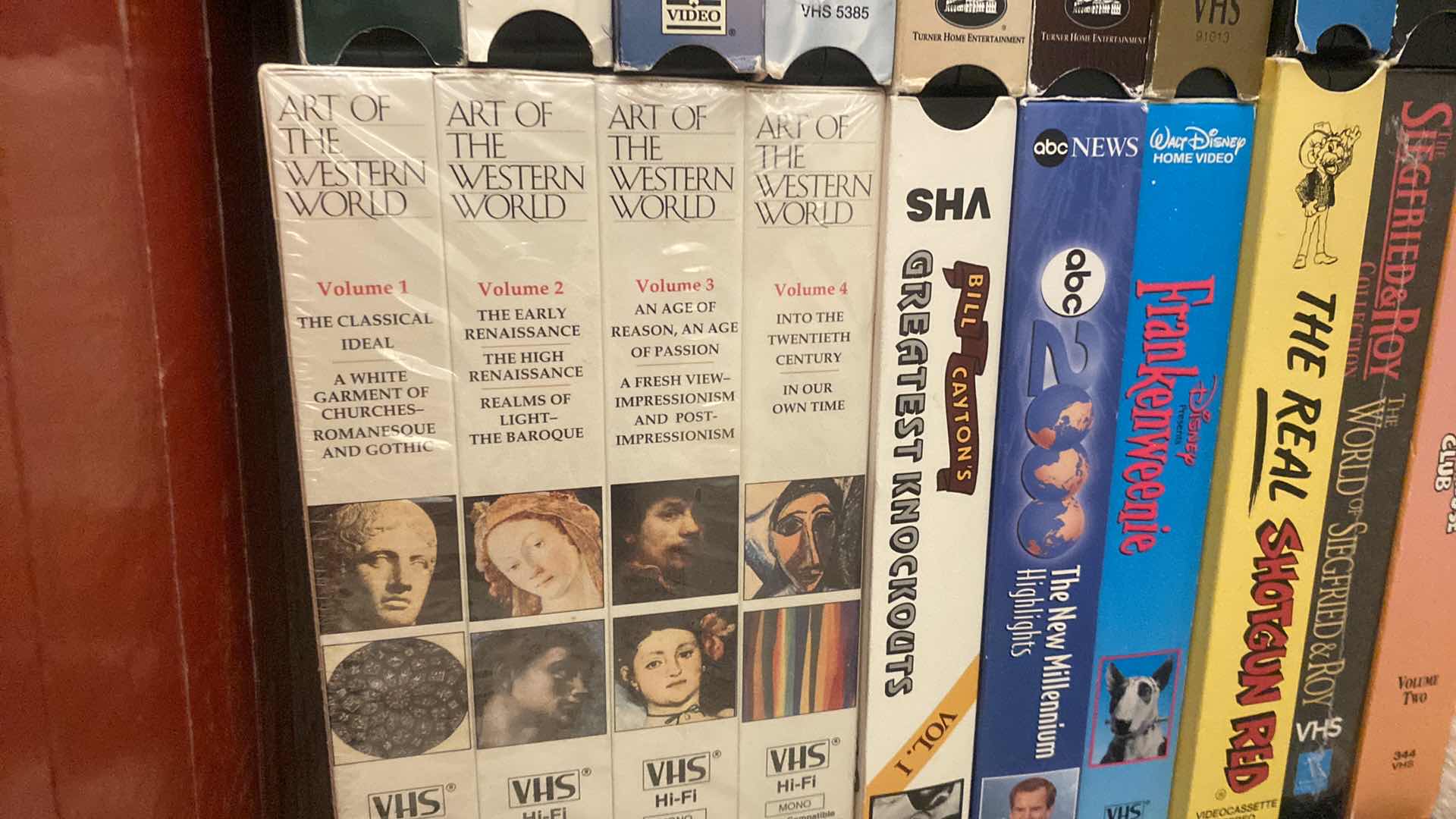 Photo 5 of 135 VHS MOVIES