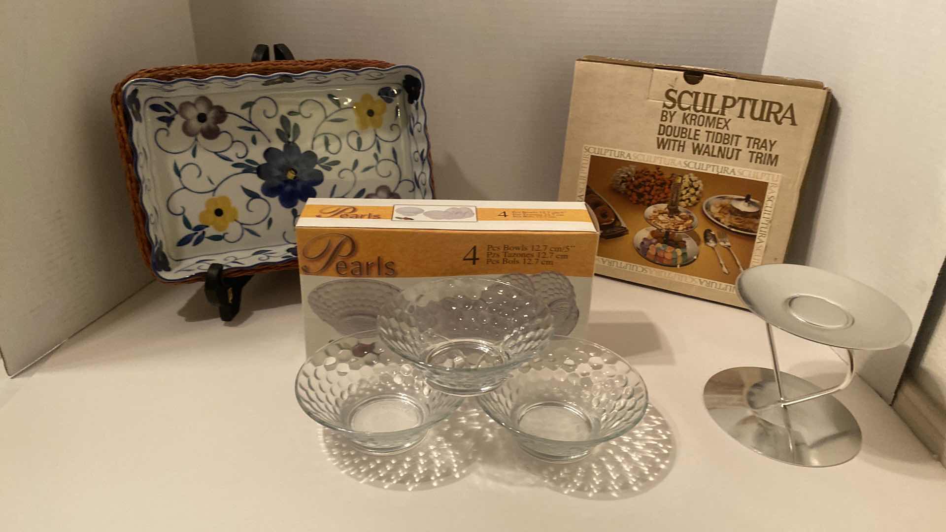 Photo 1 of 10 SERVEWARE (7 BOWLS)