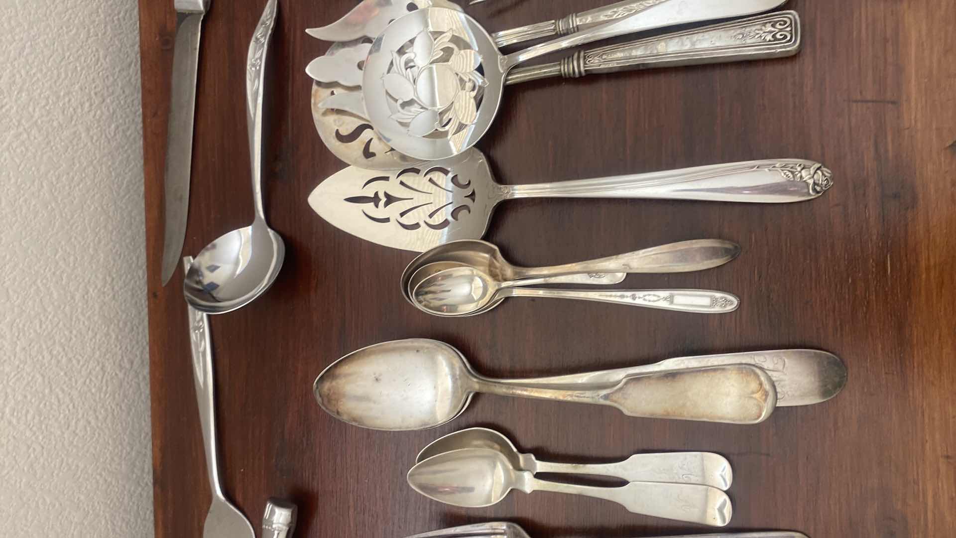 Photo 4 of 41 PIECES VARIOUS BRANDS SILVERPLATE & 5 STAINLESS STEEL SILVERWARE