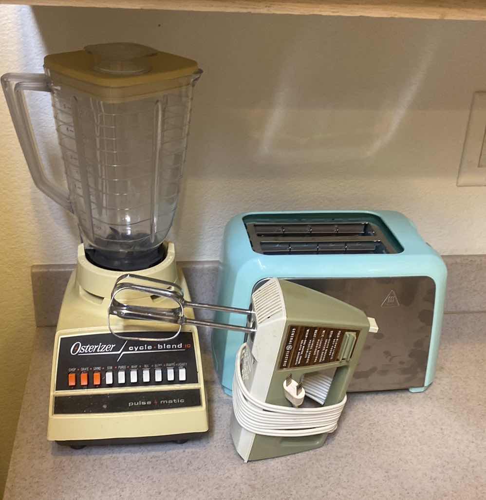 Photo 1 of 3 SMALL KITCHEN APPLIANCES BLENDER MIXER & TOASTER