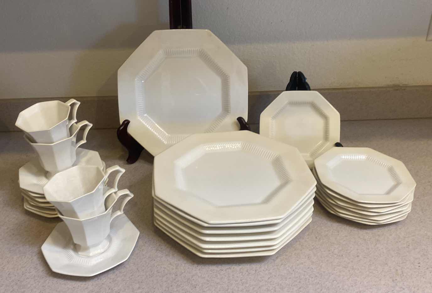 Photo 1 of 28 PIECE INDEPENDENCE IRONSTONE BY CASTLETON CHINA, MADE IN JAPAN DISHES