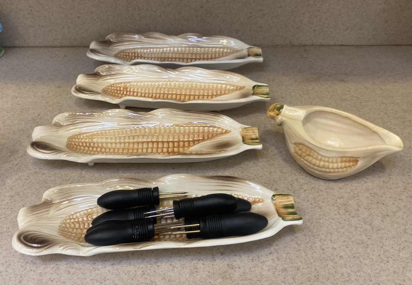 Photo 1 of 13 PIECE CERAMIC CORN ON THE COBB SET