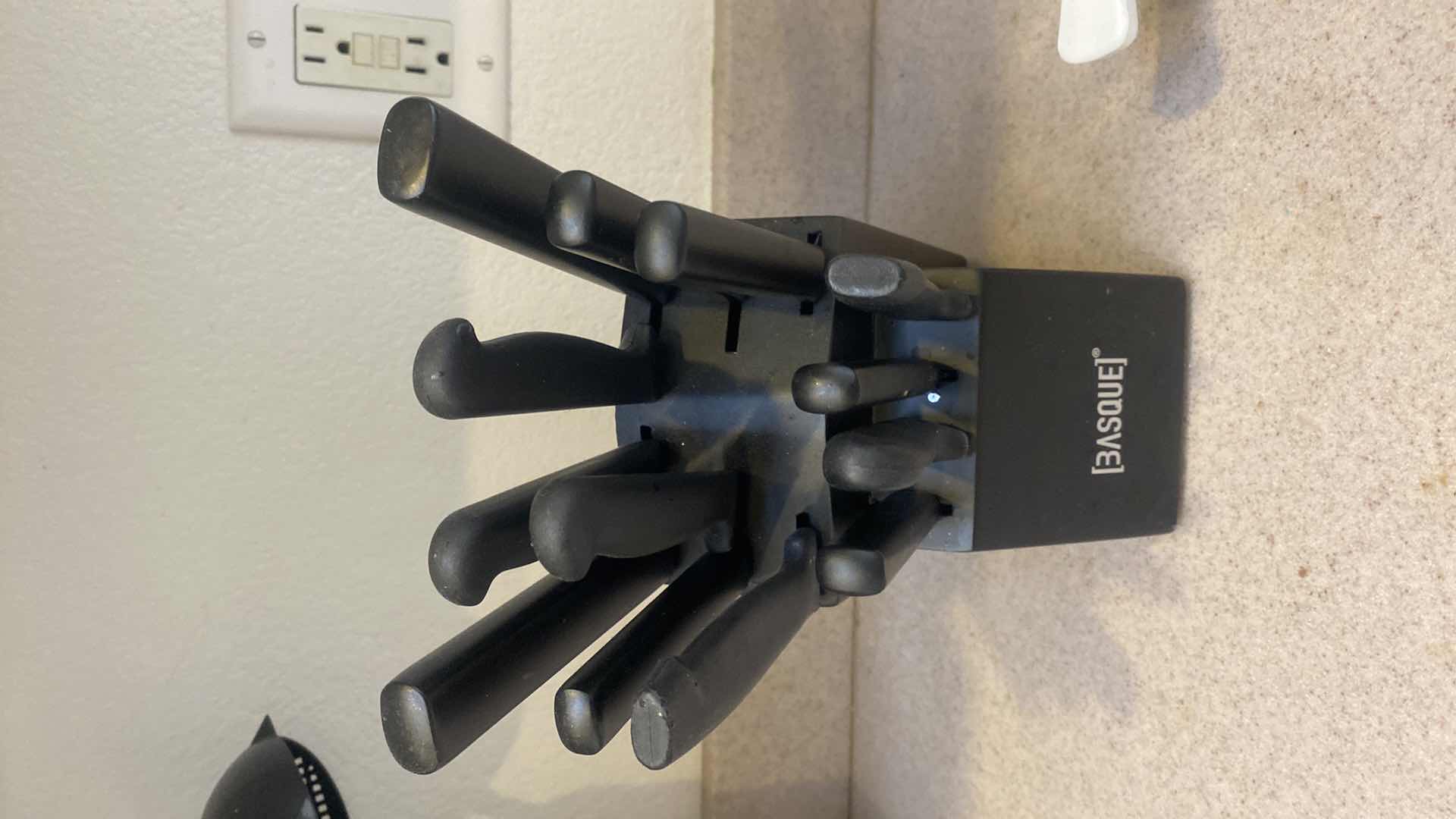 Photo 1 of 14 PIECE KNIFE SET