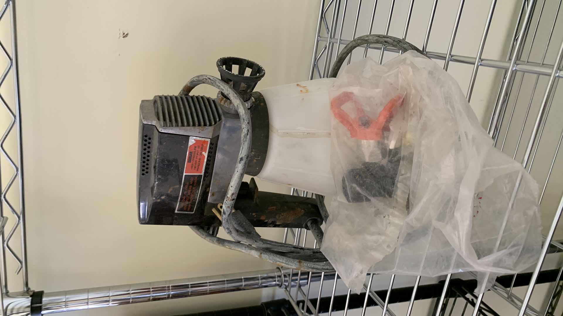 Photo 1 of AIR SPRAY PAINT GUN