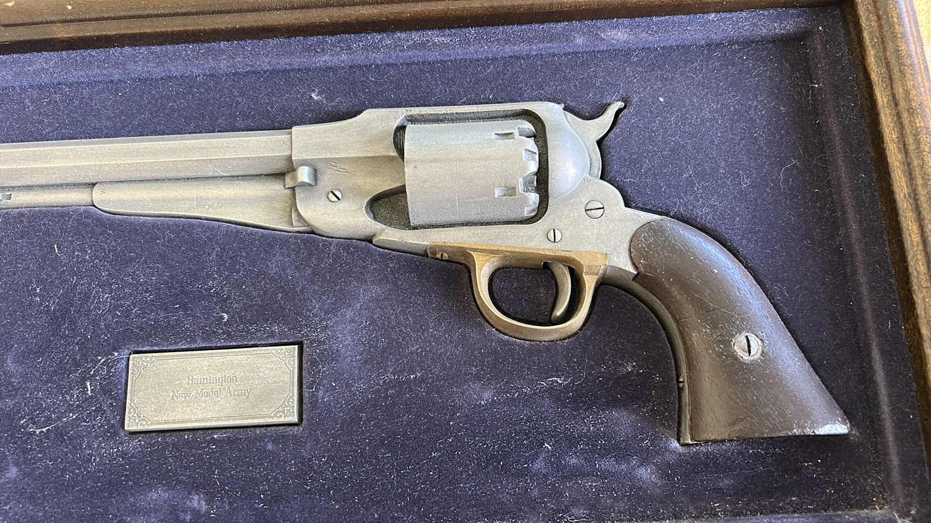 Photo 1 of FRANKLIN MINT REPLICA REMINGTON NEW MODEL ARMY