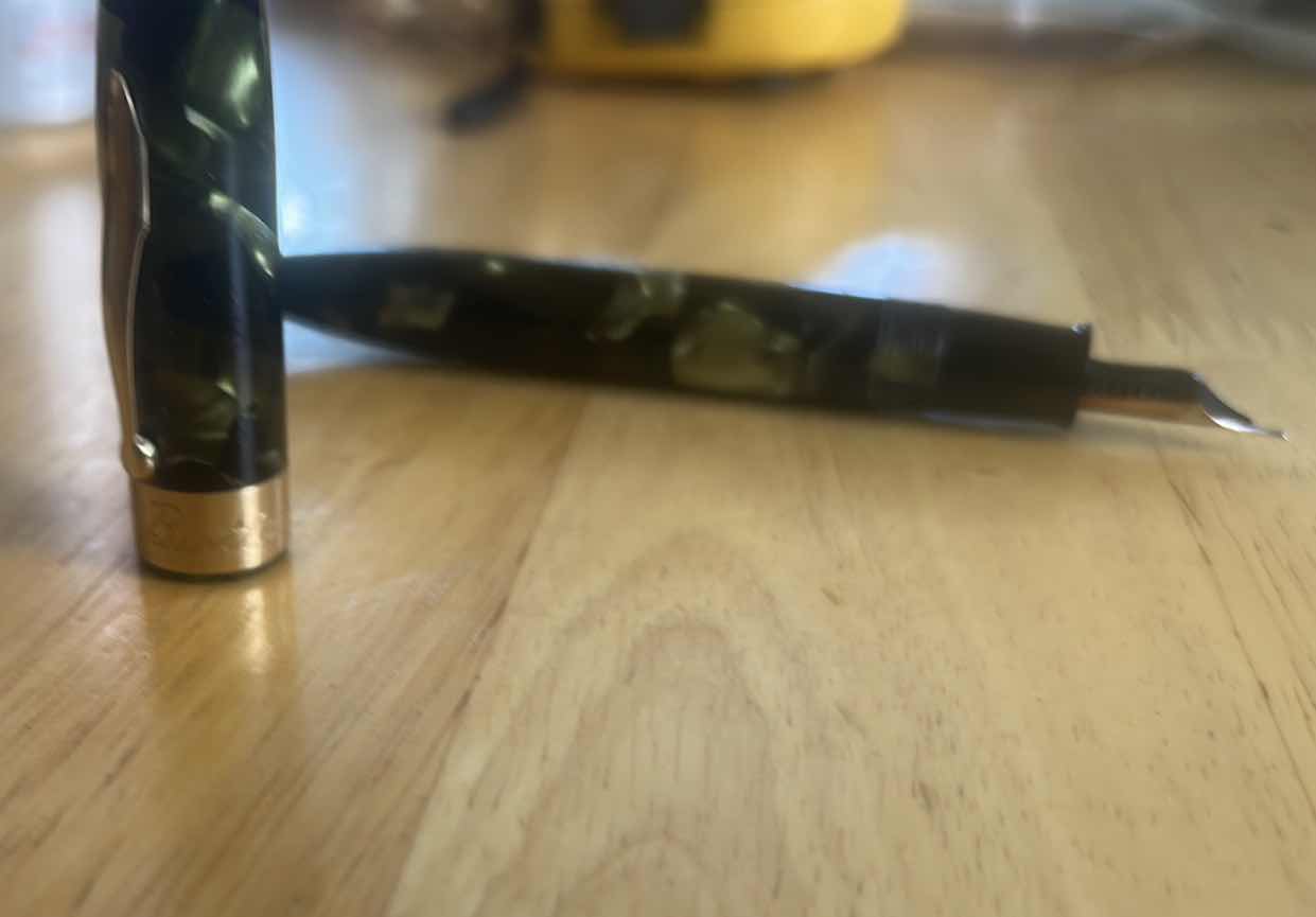 Photo 1 of  1938 SCHAEFFER MARINE GREEN BALANCE FOUNTAIN PEN