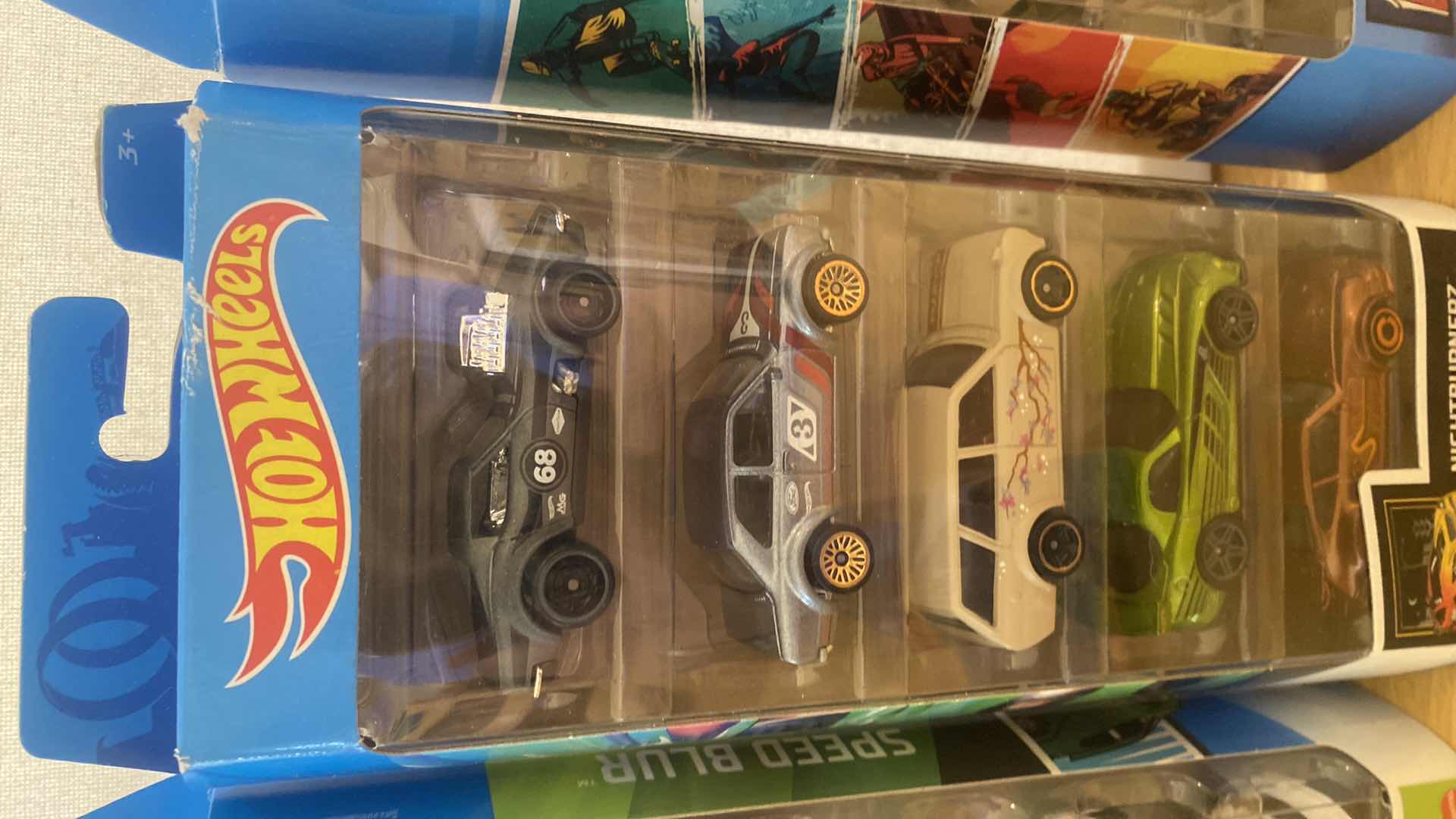 Photo 1 of 4 - HOT WHEELS & MATCHBOX ASSORTMENT