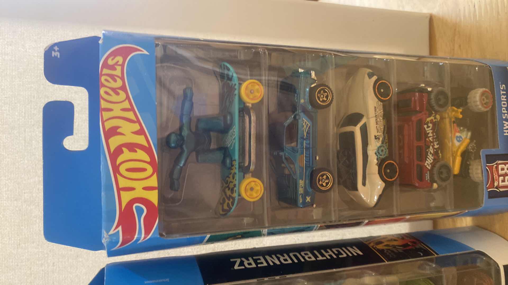 Photo 1 of 4 - HOT WHEELS & MATCHBOX ASSORTMENT