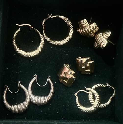 Photo 1 of 5 PAIRS PIERCED EARRINGS