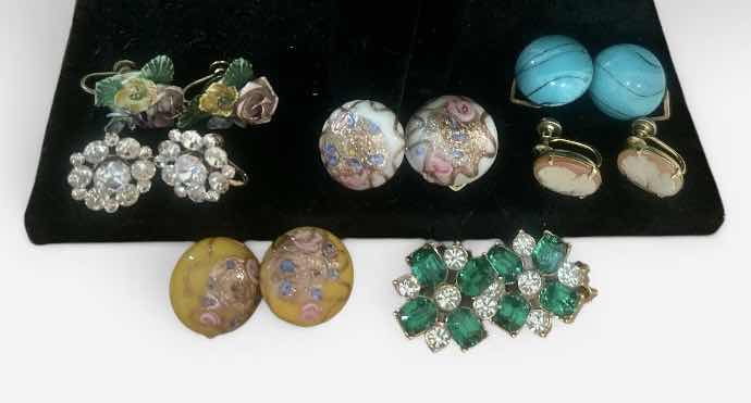 Photo 1 of 7 PAIRS VINTAGE CLIP ON EARRINGS