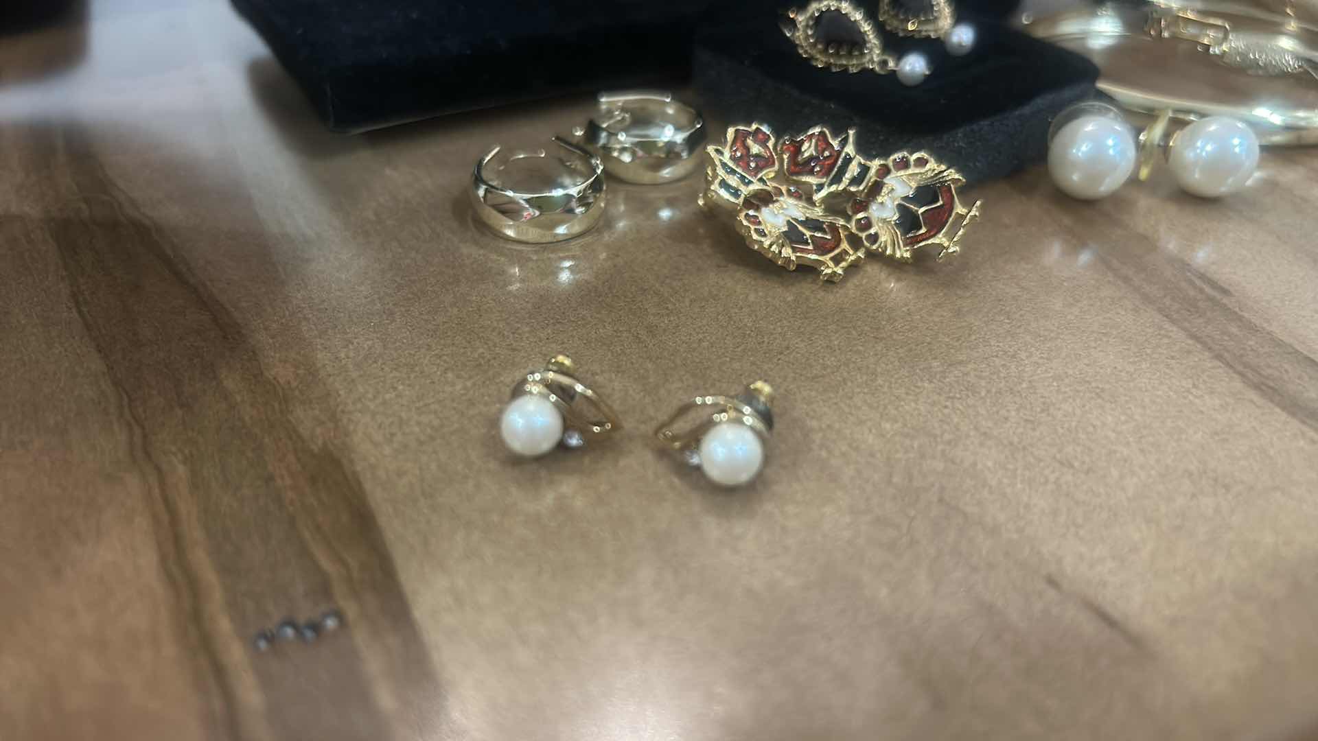 Photo 1 of 5 PAIRS OF PIERCED EARRING AND 3 BRACELETS