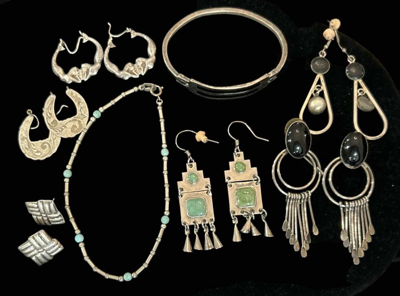 Photo 1 of FASHION JEWELRY - 6 PAIRS EARRINGS ANF 2 BRACELETS